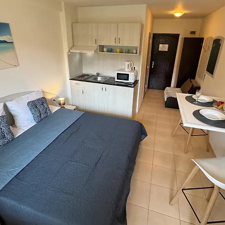 Studio In Club Jasmine For 3 Guests & Free Parking * Σάνι Μπιτς