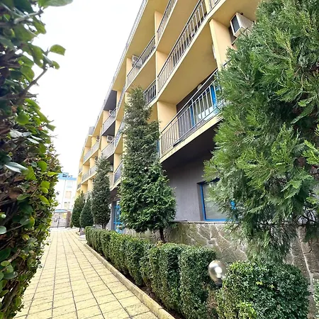 Studio In Club Jasmine For 3 Guests & Free Parking Sunny Beach